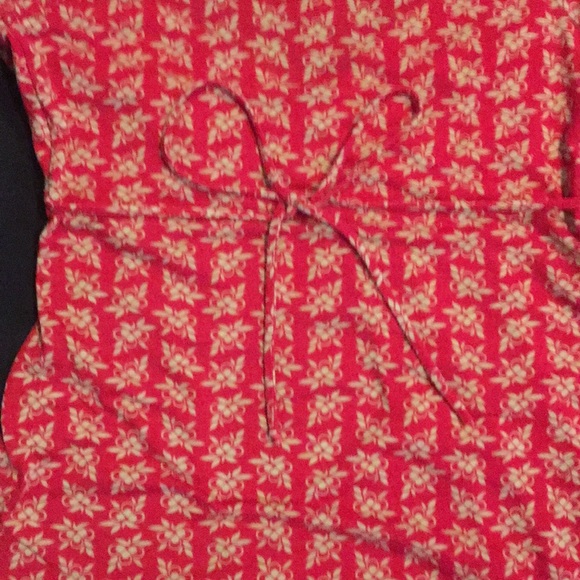 SOLD- Forever 21 T-shirt - Picture 5 of 8